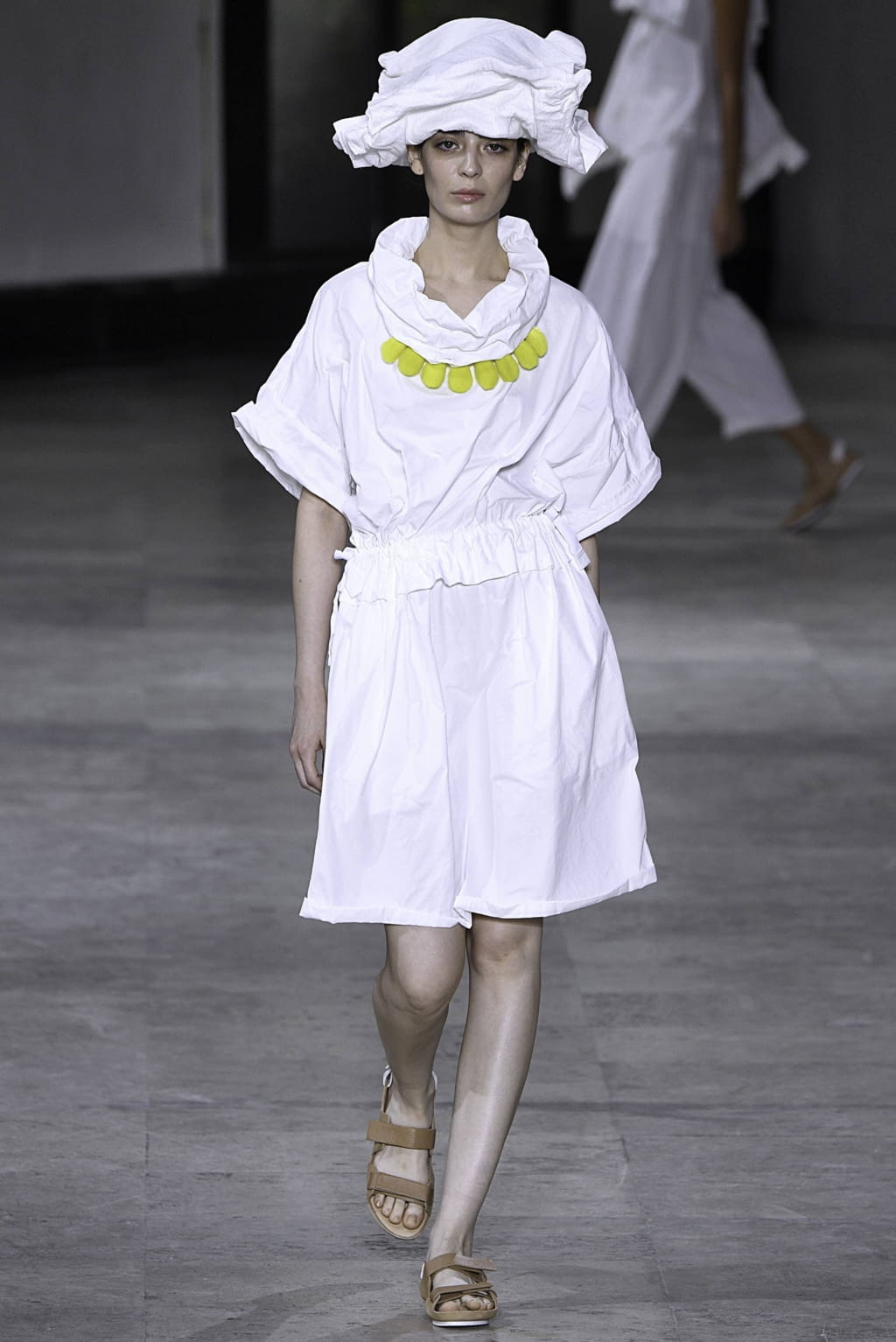 Fashion Week Paris Spring/Summer 2019 look 8 from the Issey Miyake collection womenswear