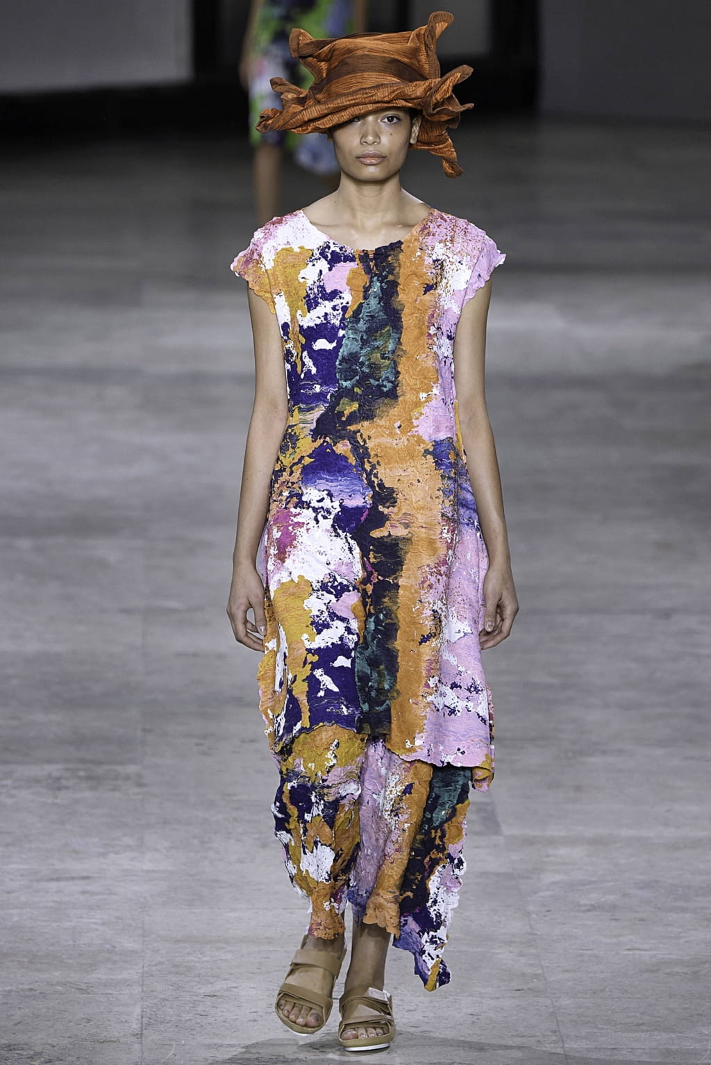Fashion Week Paris Spring/Summer 2019 look 15 from the Issey Miyake collection womenswear