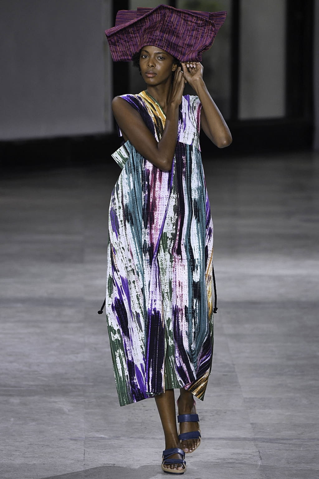 Fashion Week Paris Spring/Summer 2019 look 20 from the Issey Miyake collection 女装