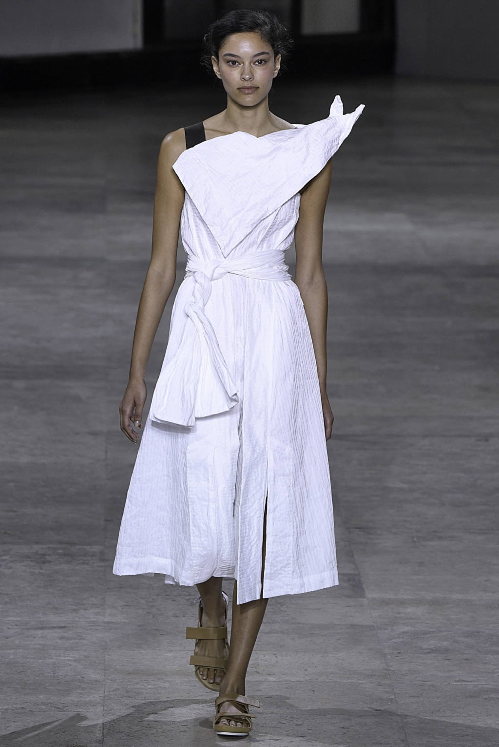 Fashion Week Paris Spring/Summer 2019 look 23 from the Issey Miyake collection womenswear