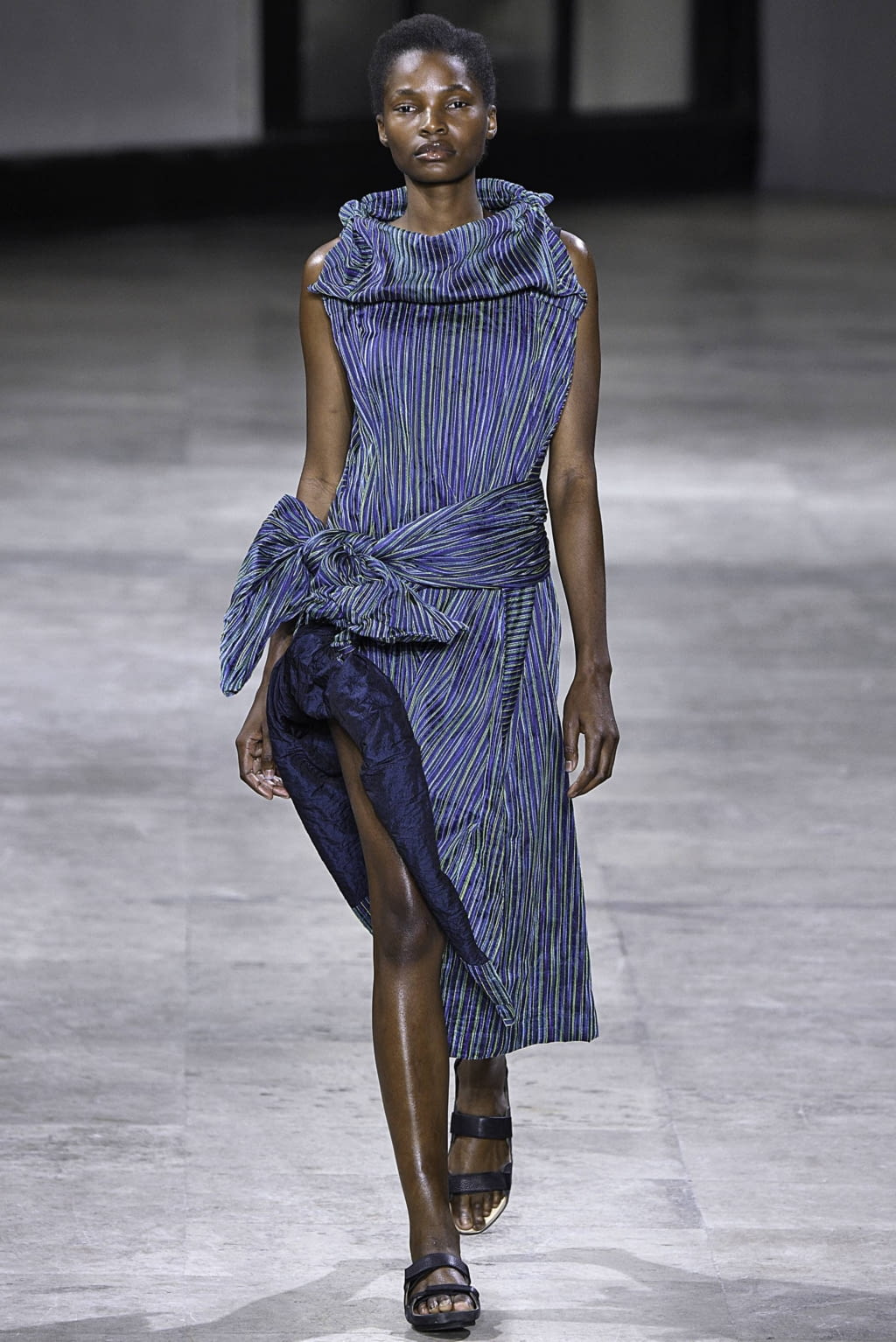 Fashion Week Paris Spring/Summer 2019 look 27 from the Issey Miyake collection 女装