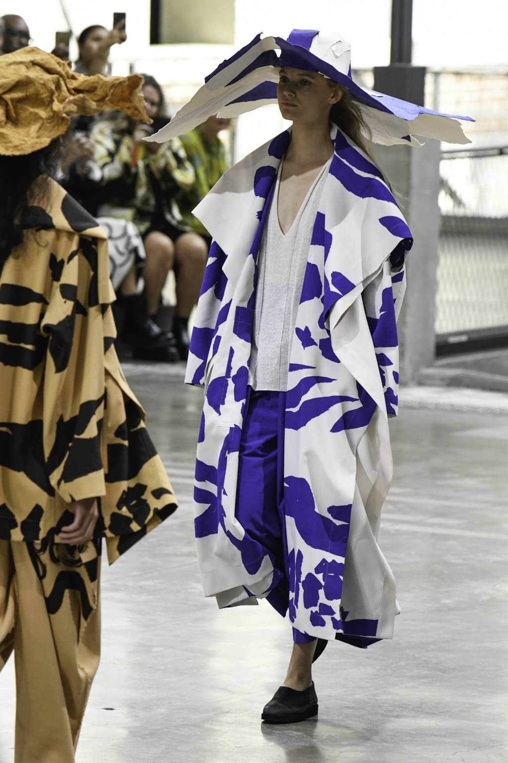 Fashion Week Paris Spring/Summer 2020 look 14 from the Issey Miyake collection 女装