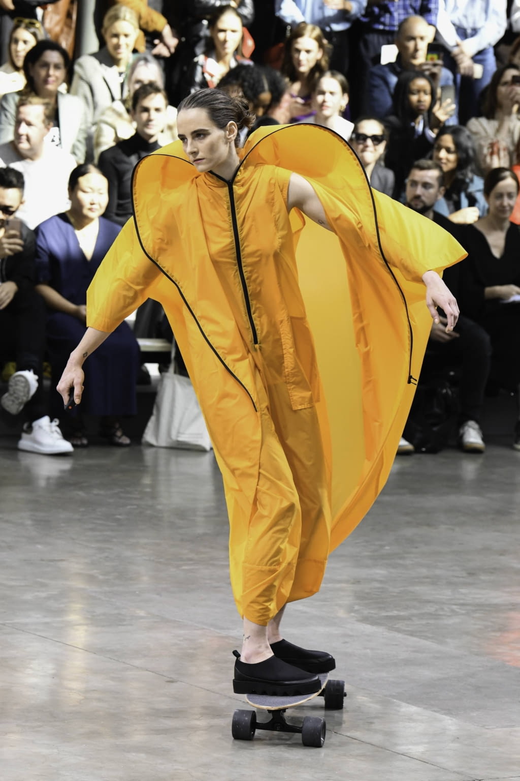 Fashion Week Paris Spring/Summer 2020 look 47 from the Issey Miyake collection 女装