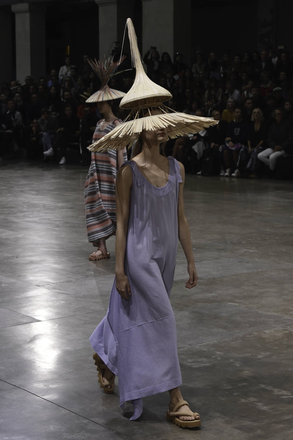 Fashion Week Paris Spring/Summer 2020 look 85 from the Issey Miyake collection 女装