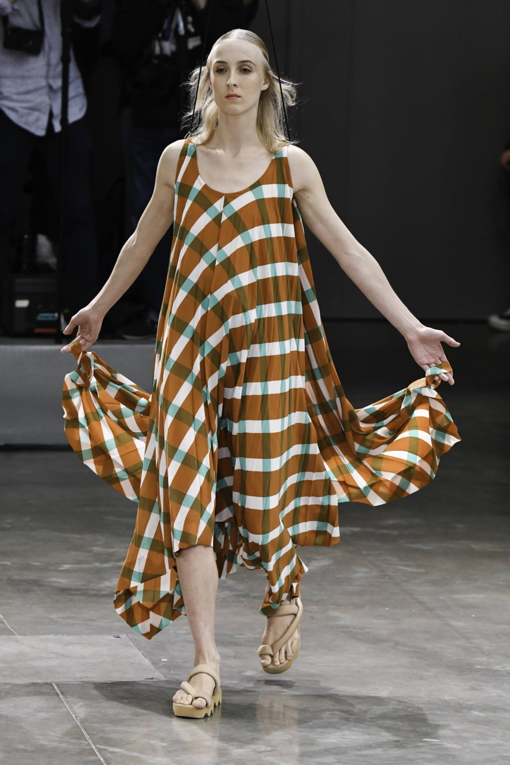 Fashion Week Paris Spring/Summer 2020 look 91 from the Issey Miyake collection womenswear