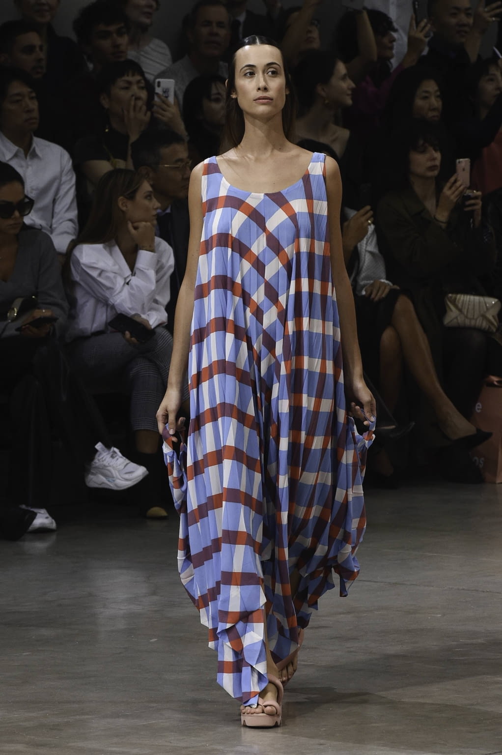 Fashion Week Paris Spring/Summer 2020 look 96 from the Issey Miyake collection 女装
