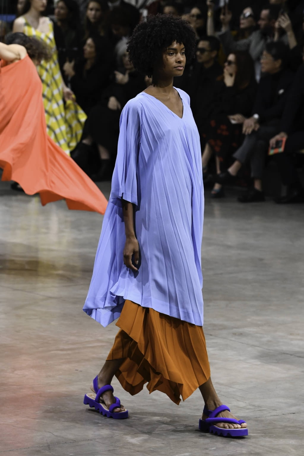 Fashion Week Paris Spring/Summer 2020 look 100 from the Issey Miyake collection 女装