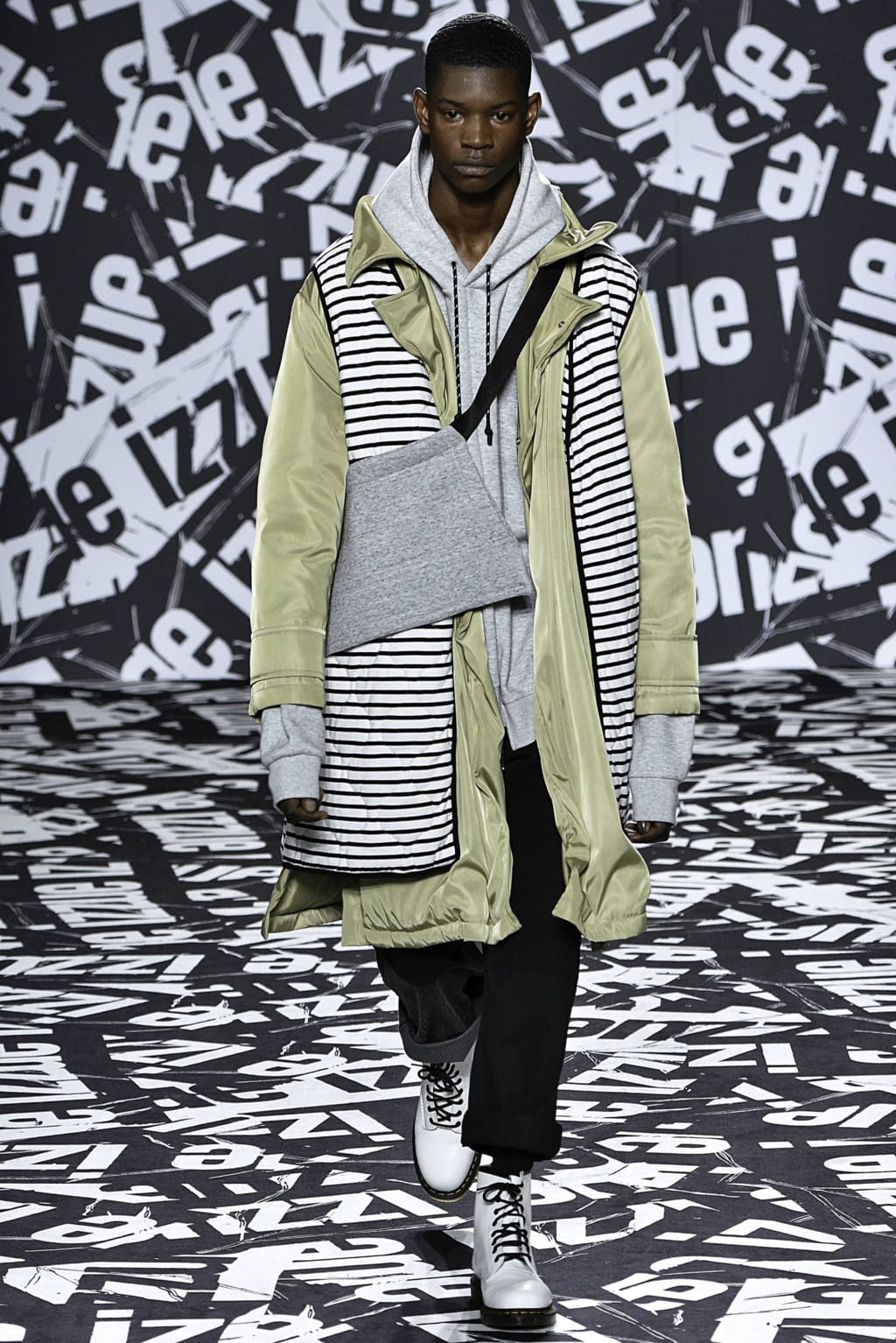 Fashion Week London Fall/Winter 2019 look 12 from the Izzue collection womenswear