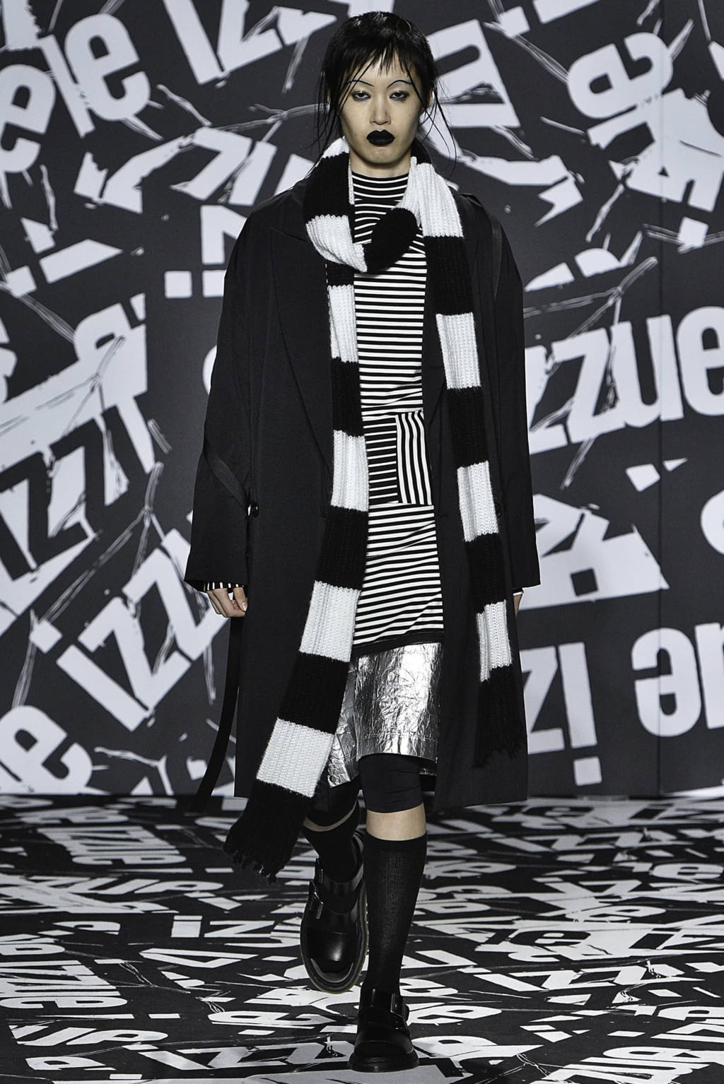 Fashion Week London Fall/Winter 2019 look 28 from the Izzue collection womenswear