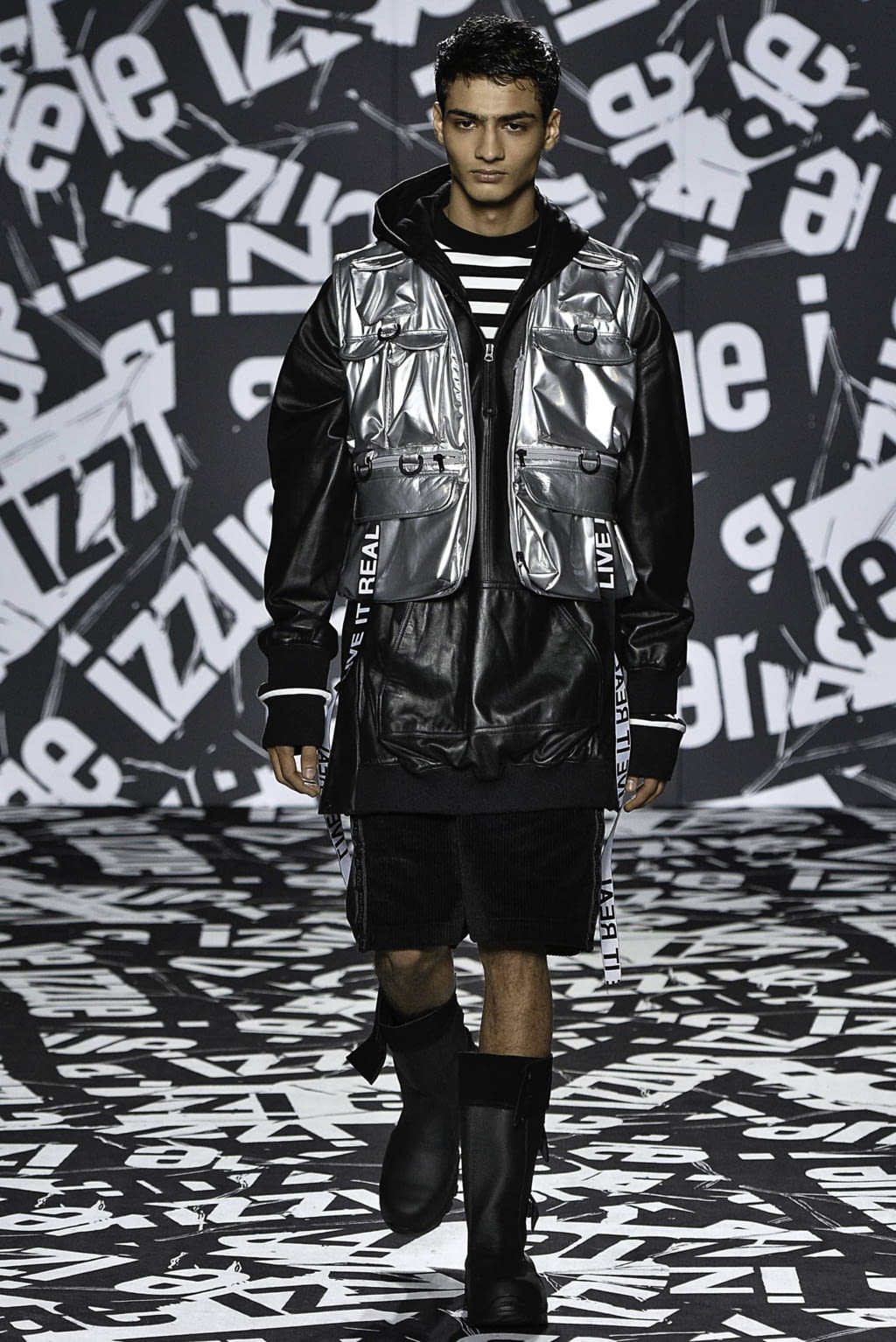 Fashion Week London Fall/Winter 2019 look 36 from the Izzue collection womenswear