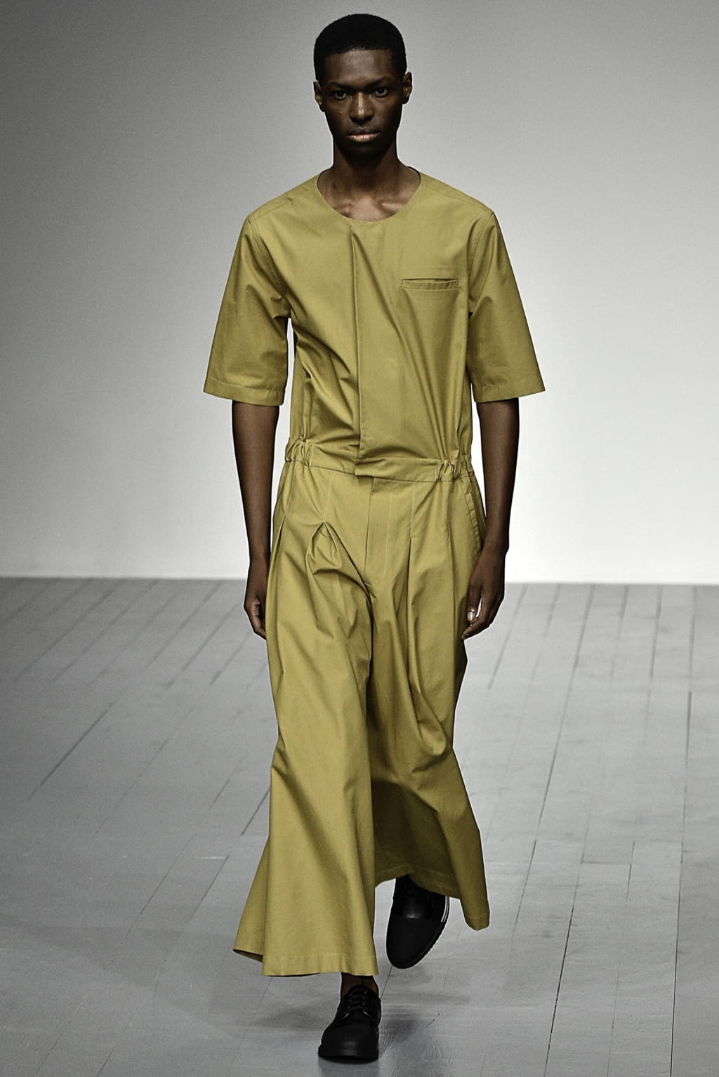 Fashion Week London Spring/Summer 2019 look 12 from the J.JS Lee collection womenswear