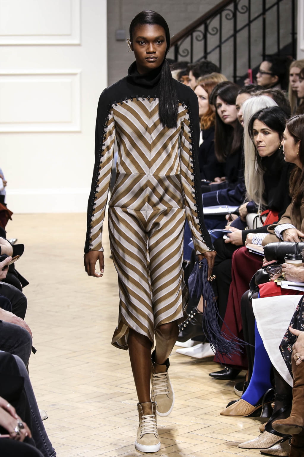 Fashion Week London Fall/Winter 2017 look 30 from the JW Anderson collection womenswear