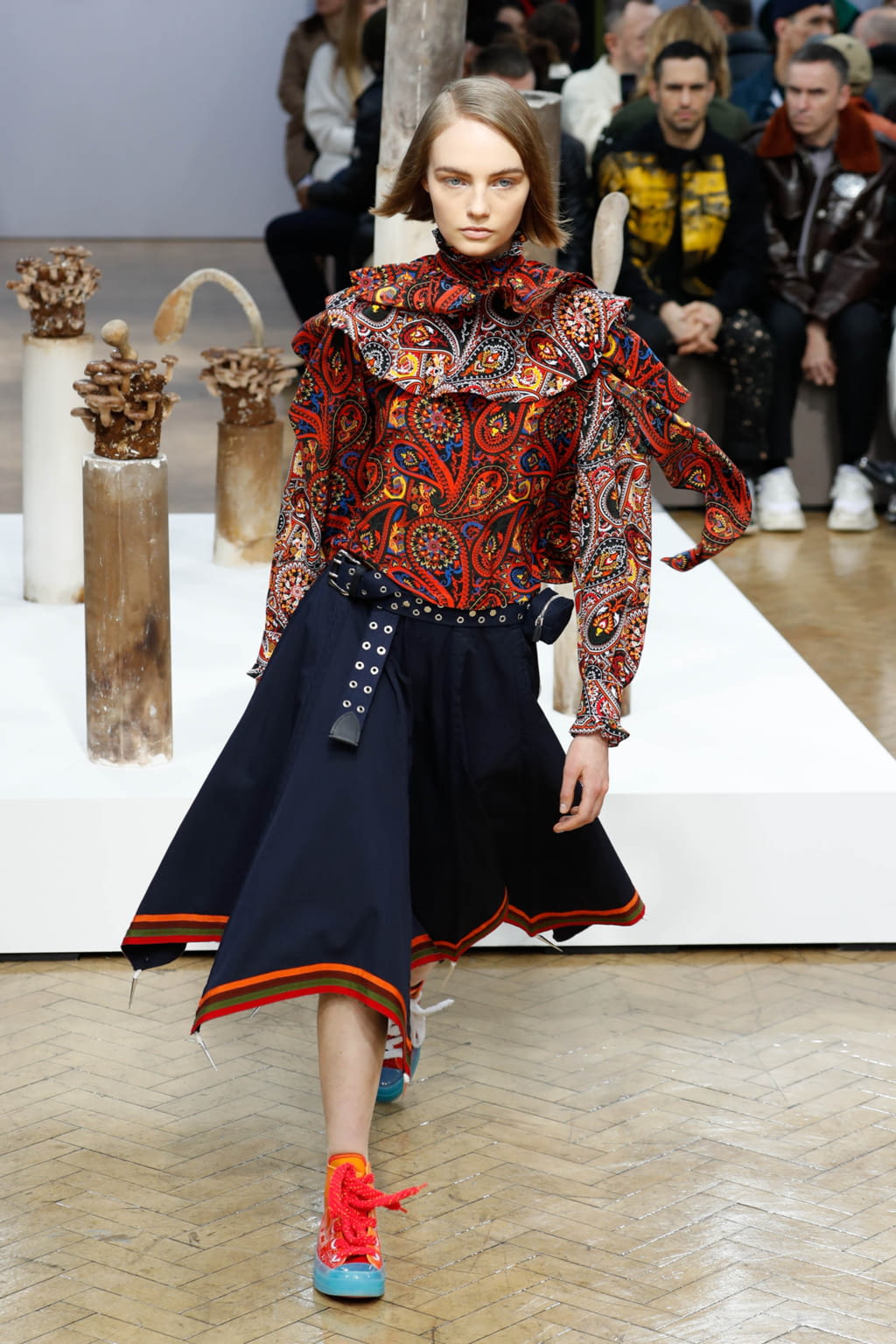 Fashion Week London Fall/Winter 2018 look 3 from the JW Anderson collection 女装