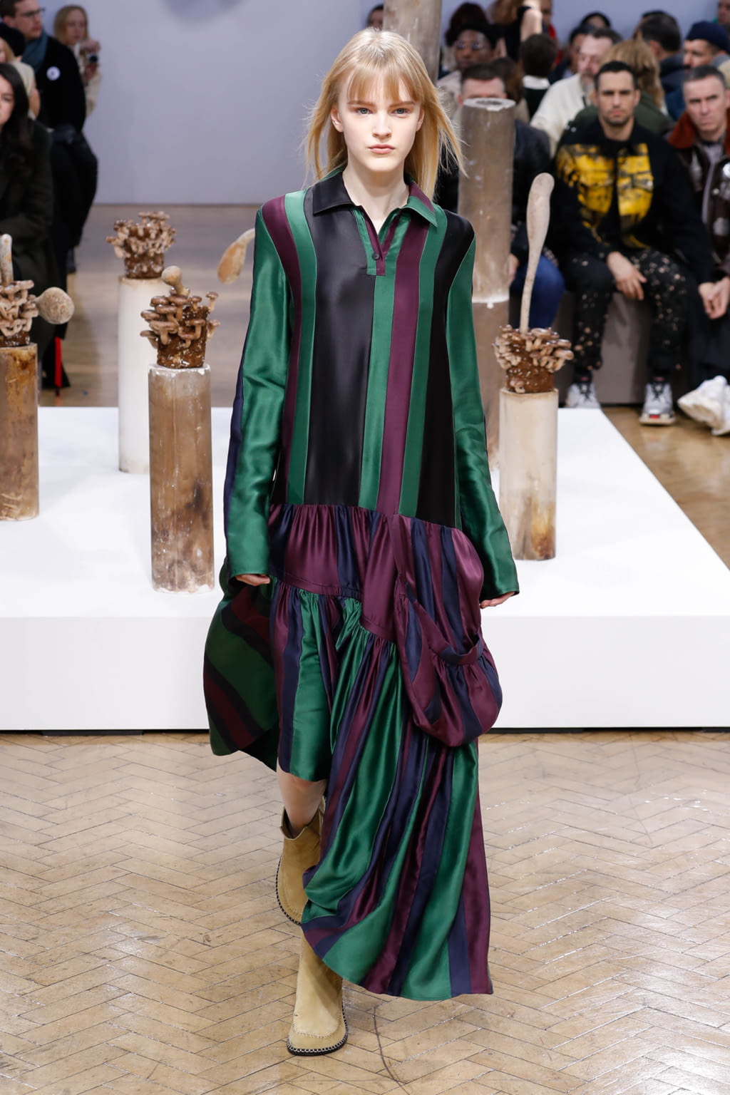 Fashion Week London Fall/Winter 2018 look 18 from the JW Anderson collection womenswear