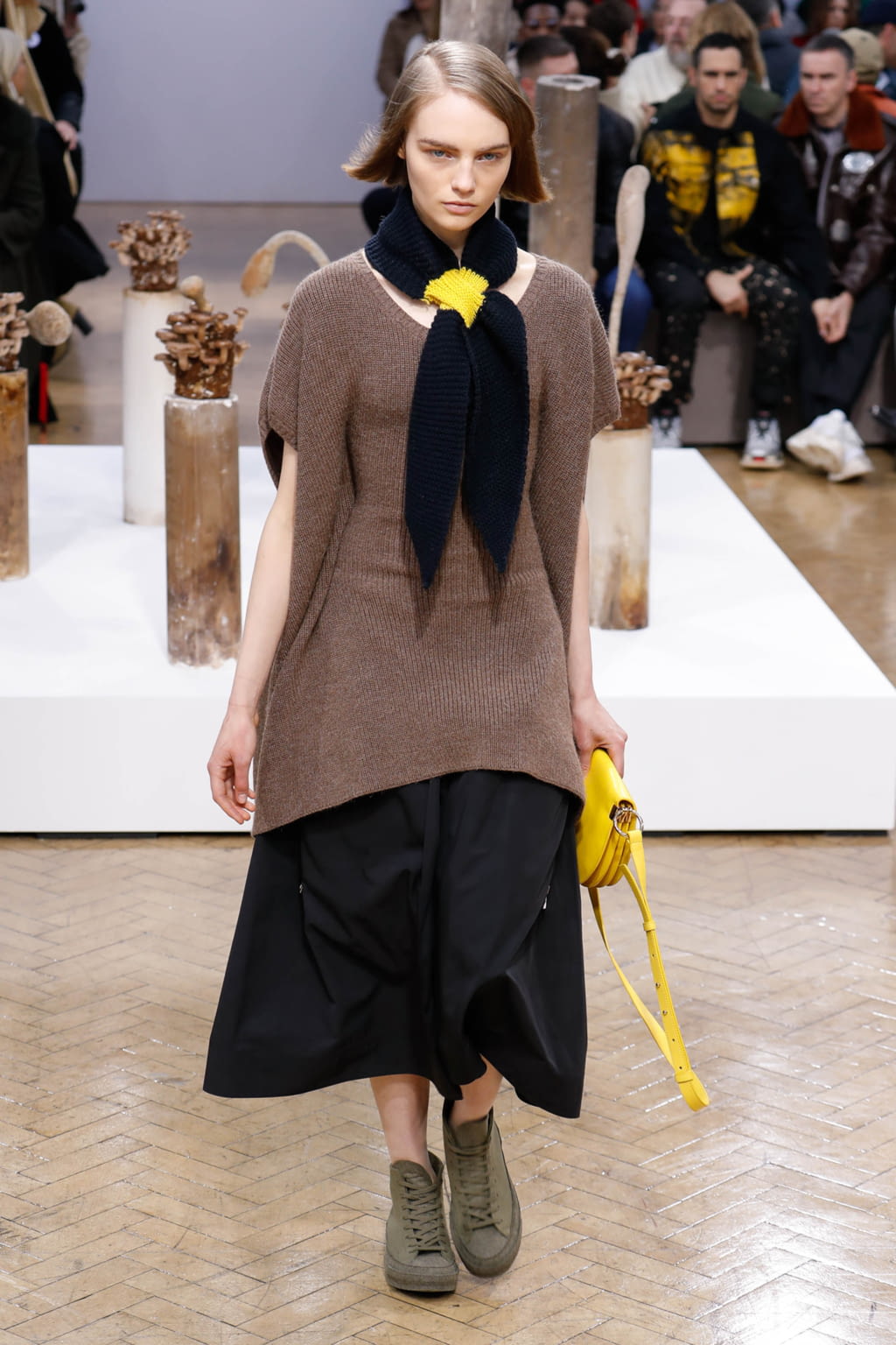 Fashion Week London Fall/Winter 2018 look 30 from the JW Anderson collection womenswear
