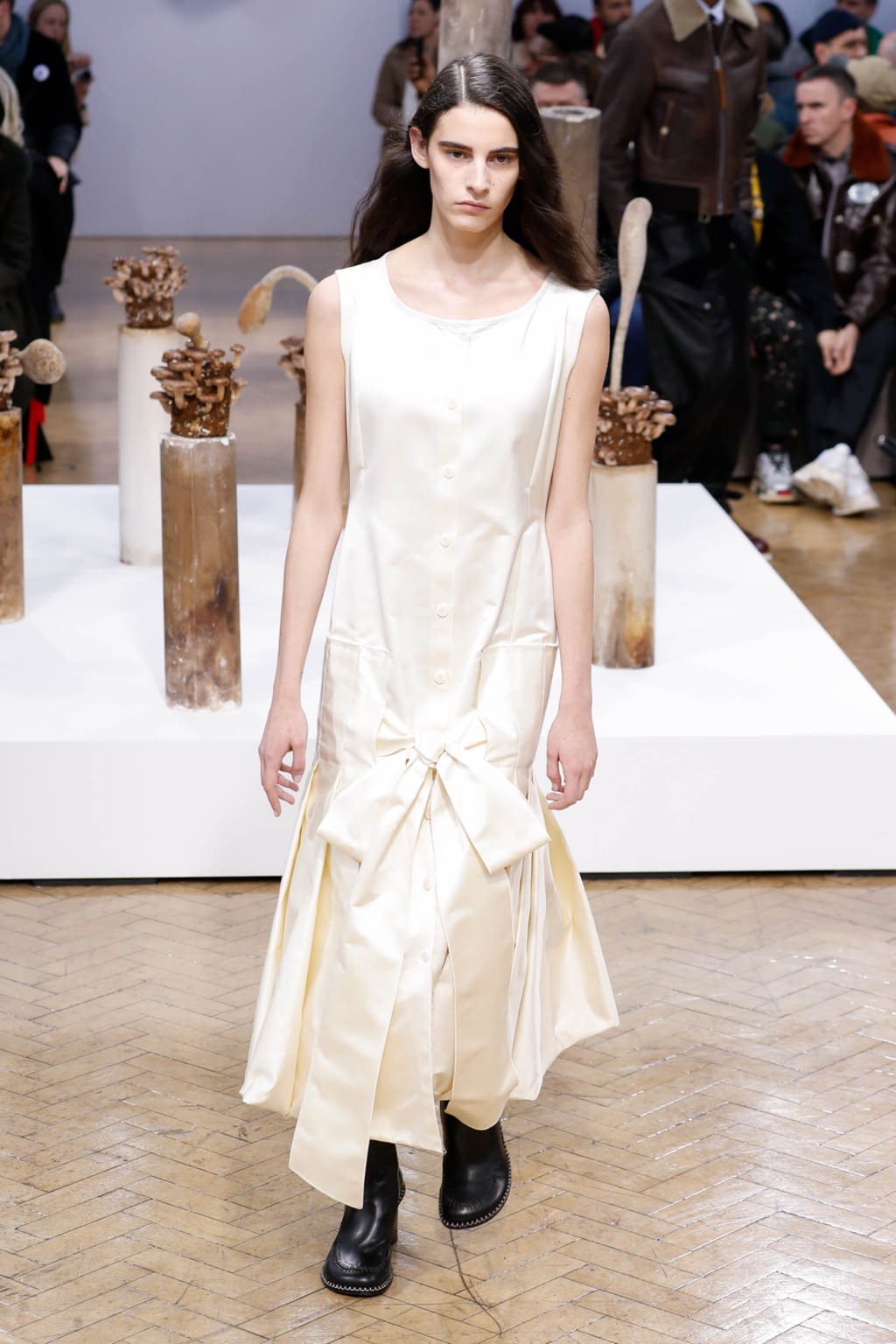 Fashion Week London Fall/Winter 2018 look 42 from the JW Anderson collection 女装