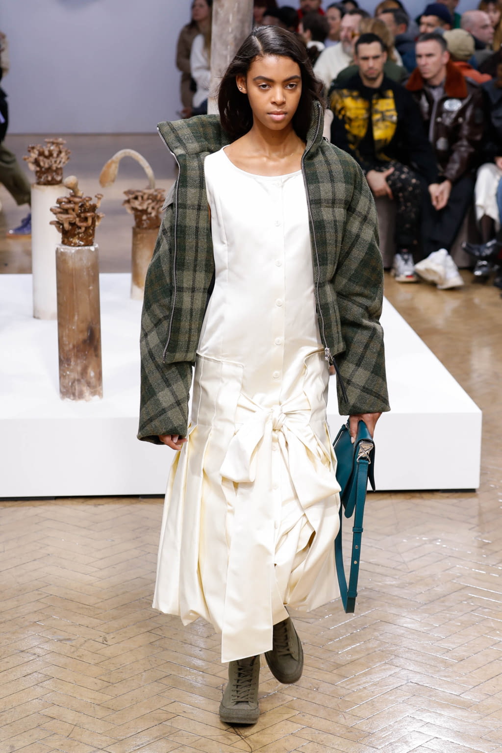Fashion Week London Fall/Winter 2018 look 48 from the JW Anderson collection womenswear