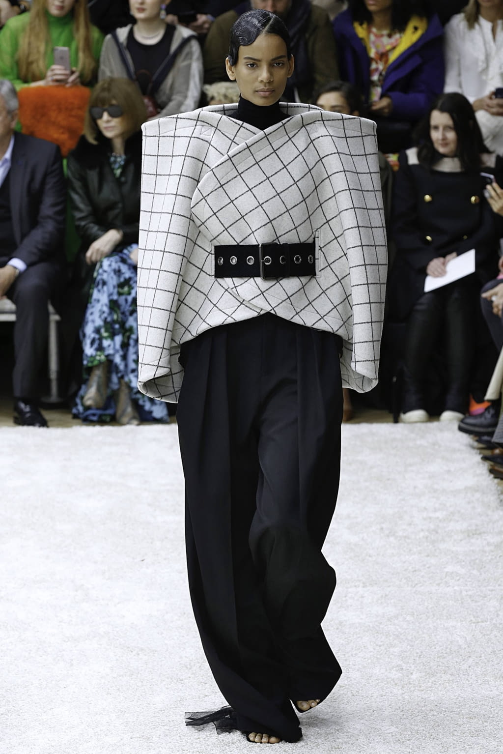 Fashion Week London Fall/Winter 2019 look 4 from the JW Anderson collection 女装