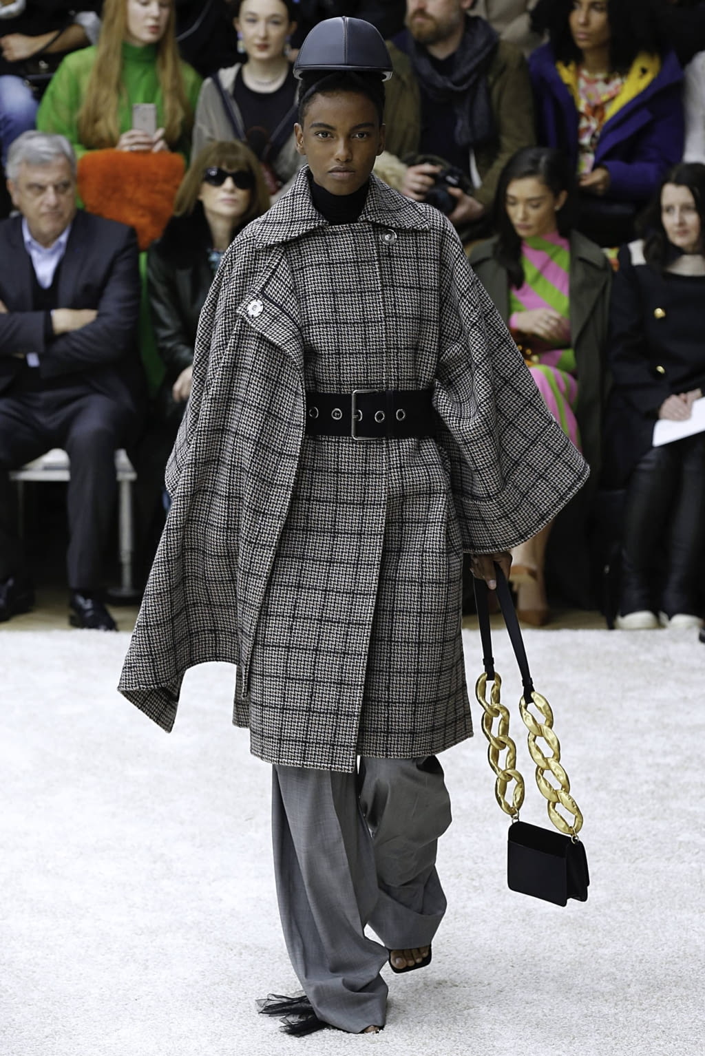 Fashion Week London Fall/Winter 2019 look 6 from the JW Anderson collection 女装