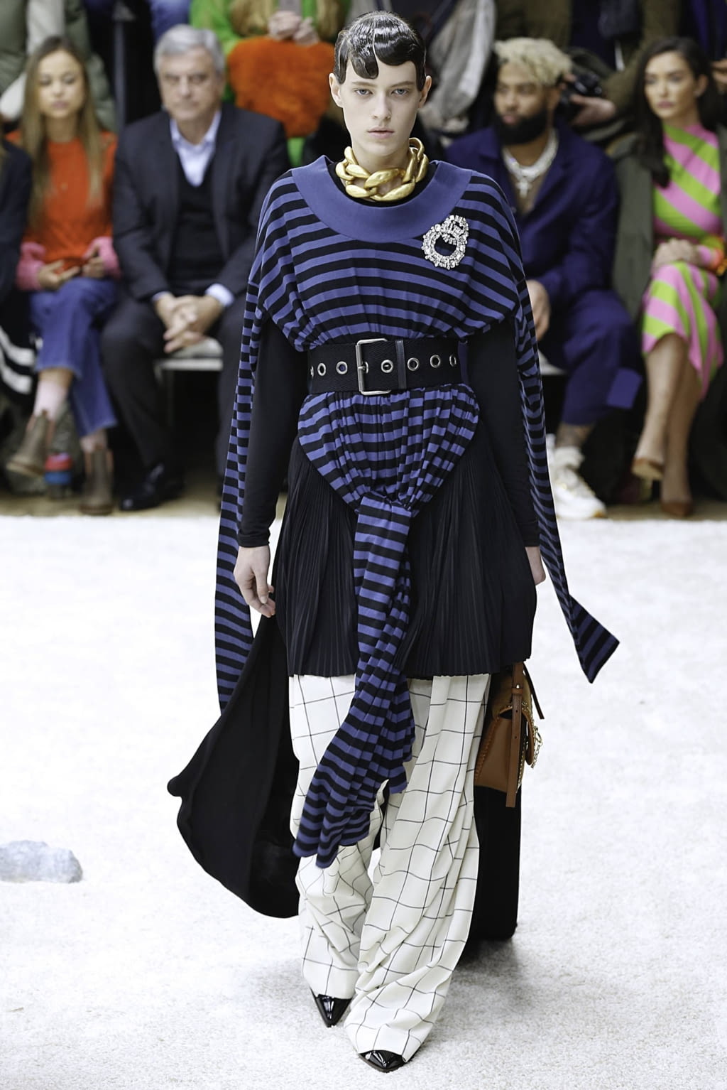 Fashion Week London Fall/Winter 2019 look 23 from the JW Anderson collection 女装