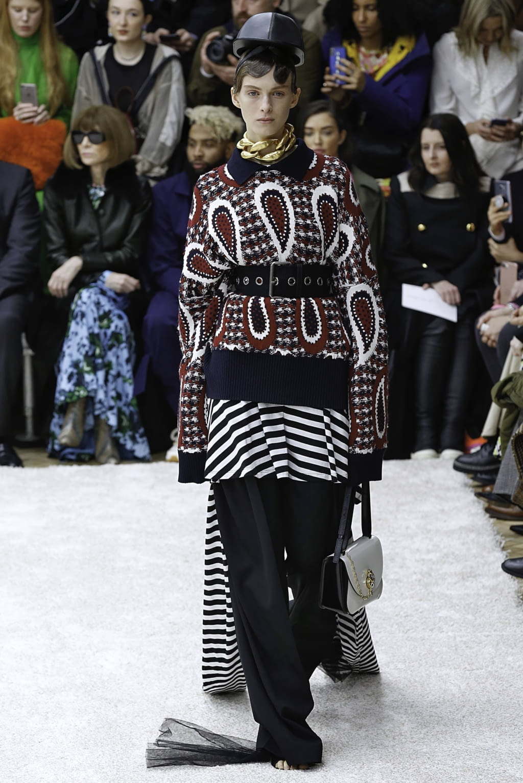Fashion Week London Fall/Winter 2019 look 31 from the JW Anderson collection womenswear