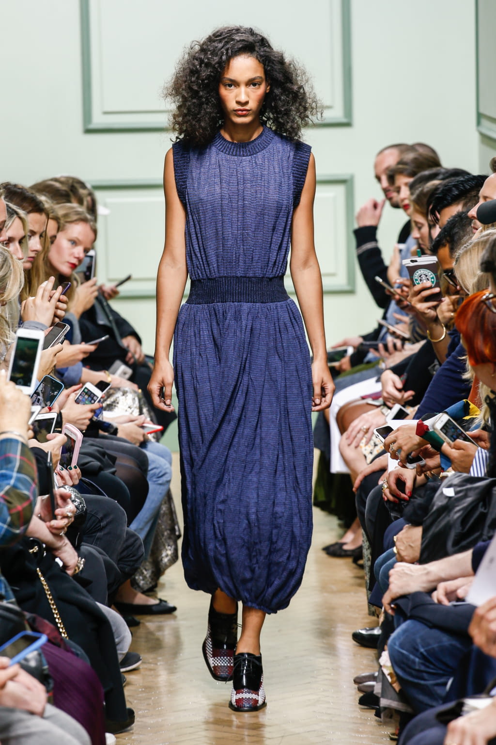 Fashion Week London Spring/Summer 2017 look 13 de la collection JW Anderson womenswear