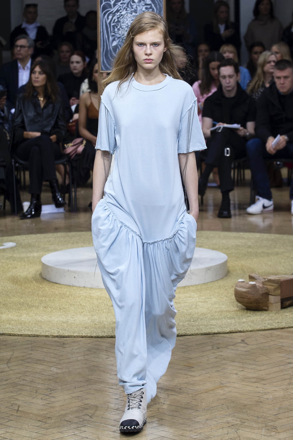 Fashion Week London Spring/Summer 2018 look 24 from the JW Anderson collection womenswear