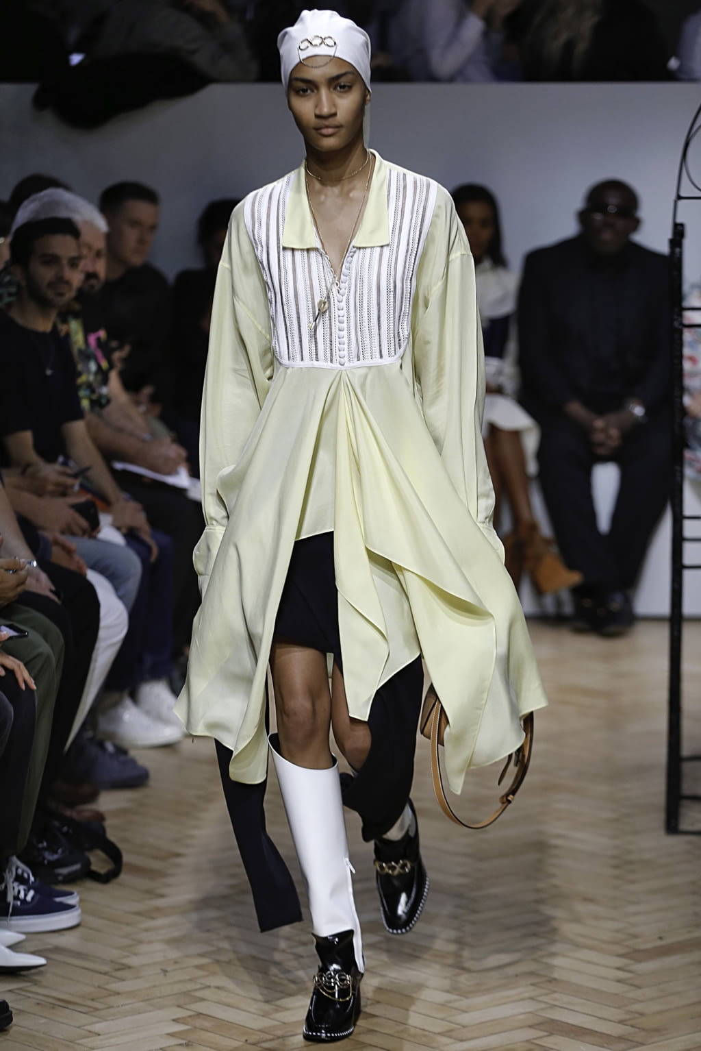 Fashion Week London Spring/Summer 2019 look 8 from the JW Anderson collection womenswear