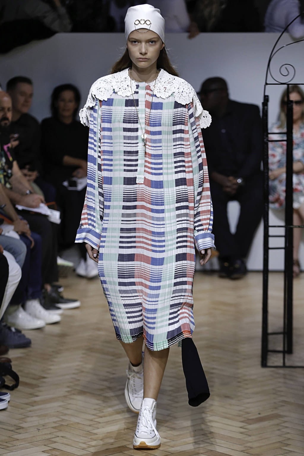 Fashion Week London Spring/Summer 2019 look 17 from the JW Anderson collection 女装