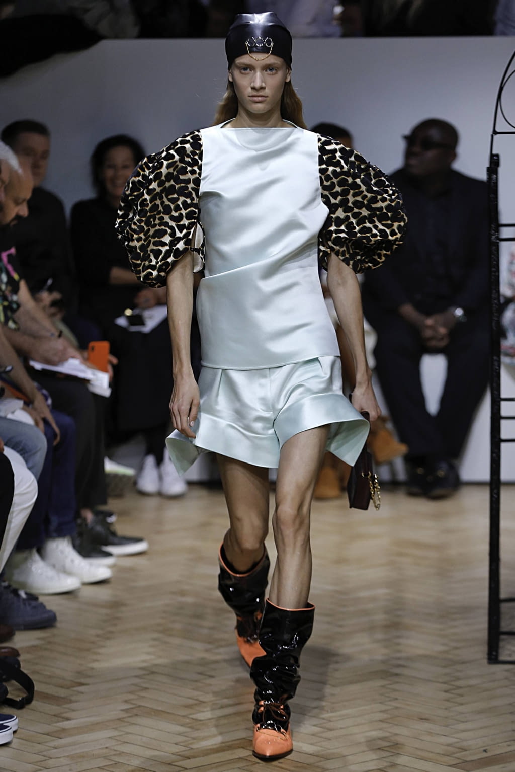 Fashion Week London Spring/Summer 2019 look 19 from the JW Anderson collection 女装