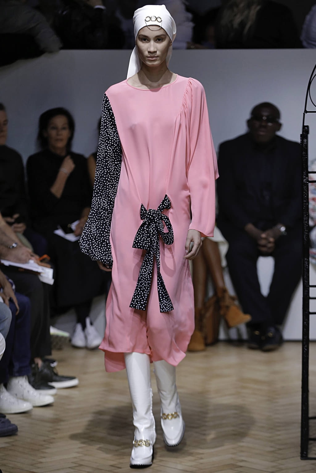 Fashion Week London Spring/Summer 2019 look 22 de la collection JW Anderson womenswear