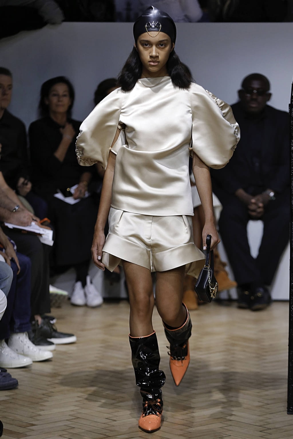 Fashion Week London Spring/Summer 2019 look 23 from the JW Anderson collection womenswear