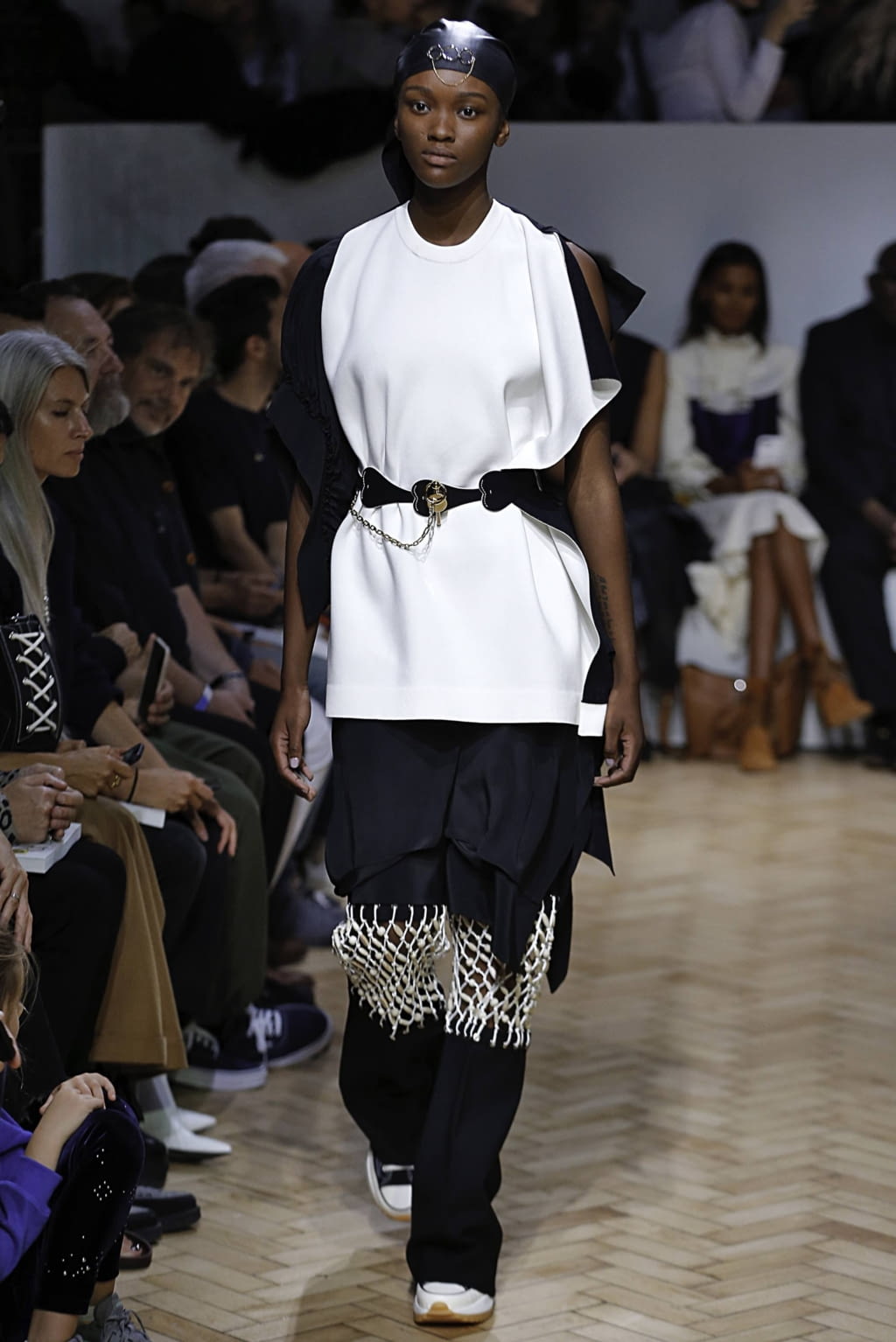 Fashion Week London Spring/Summer 2019 look 40 from the JW Anderson collection womenswear