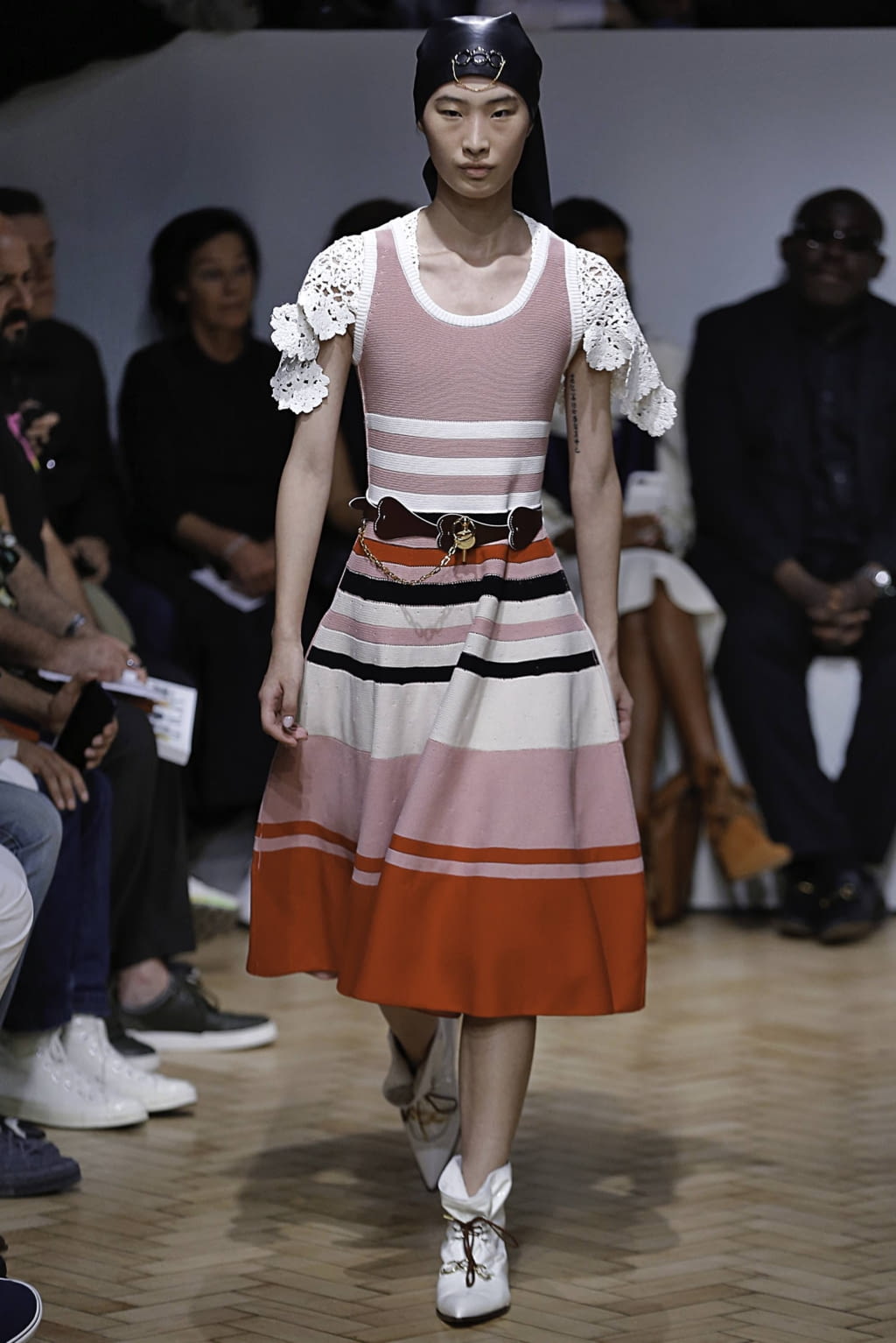 Fashion Week London Spring/Summer 2019 look 43 from the JW Anderson collection 女装