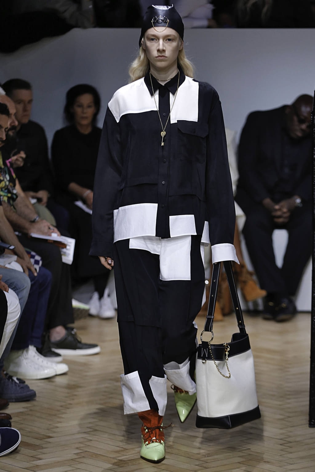 Fashion Week London Spring/Summer 2019 look 47 from the JW Anderson collection womenswear
