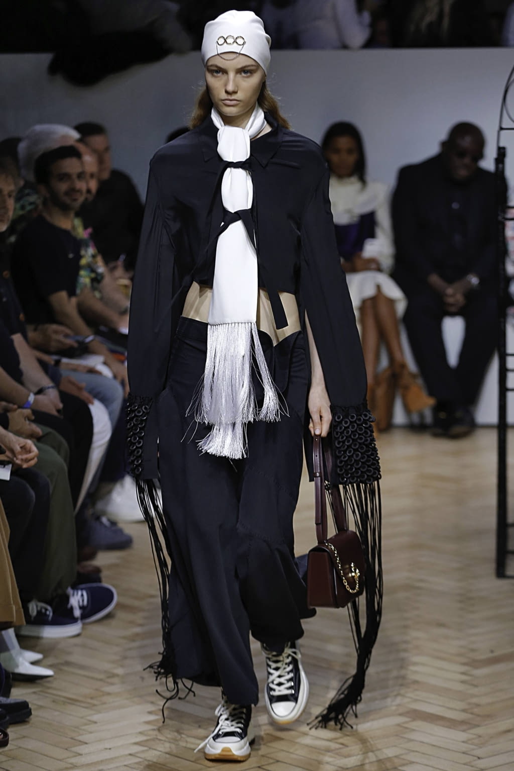 Fashion Week London Spring/Summer 2019 look 52 from the JW Anderson collection 女装
