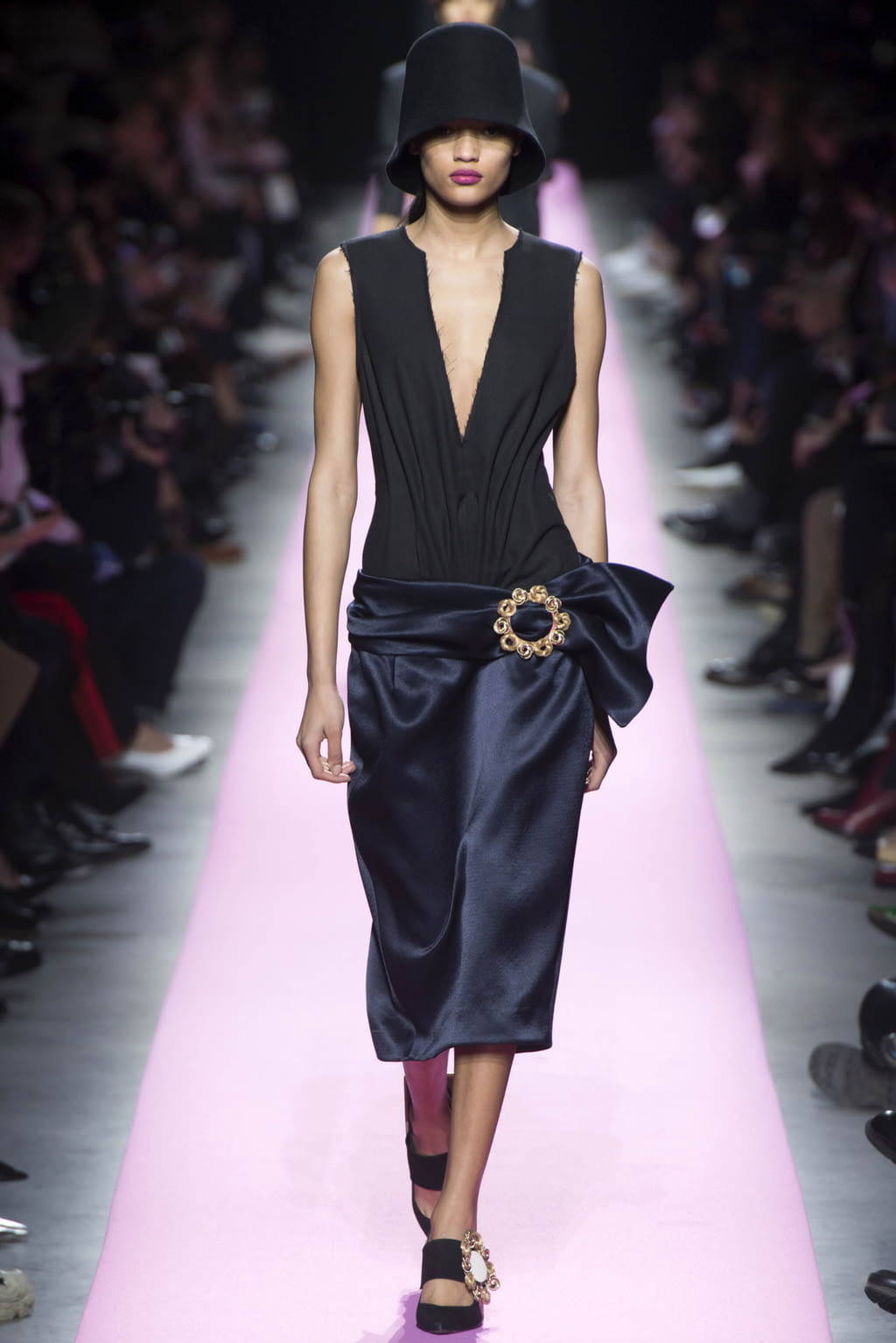 Fashion Week Paris Fall/Winter 2017 look 23 from the Jacquemus collection womenswear