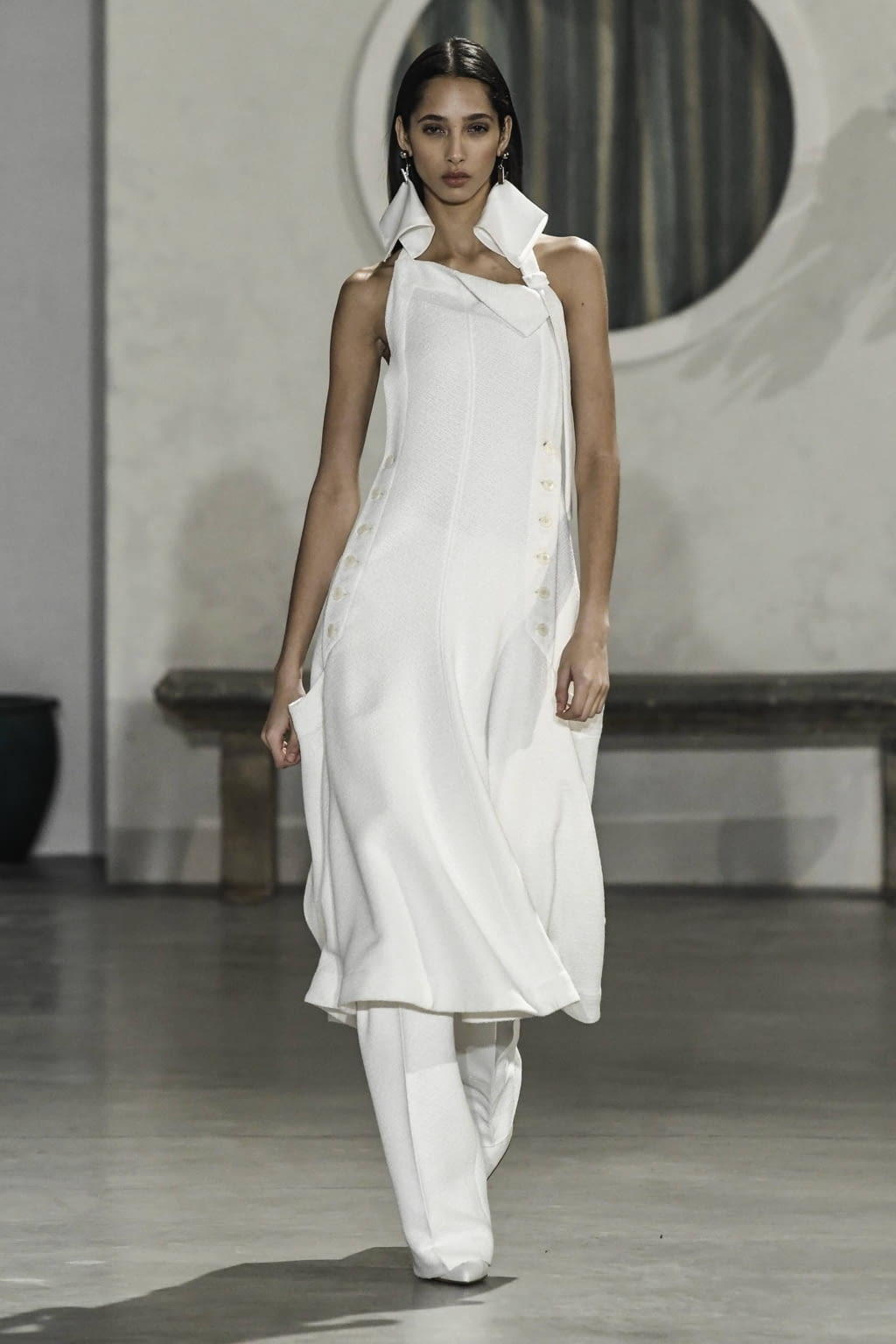 Fashion Week Paris Fall/Winter 2019 look 1 from the Jacquemus collection womenswear