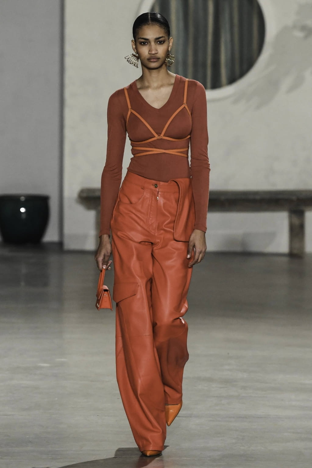 Fashion Week Paris Fall/Winter 2019 look 28 from the Jacquemus collection 女装