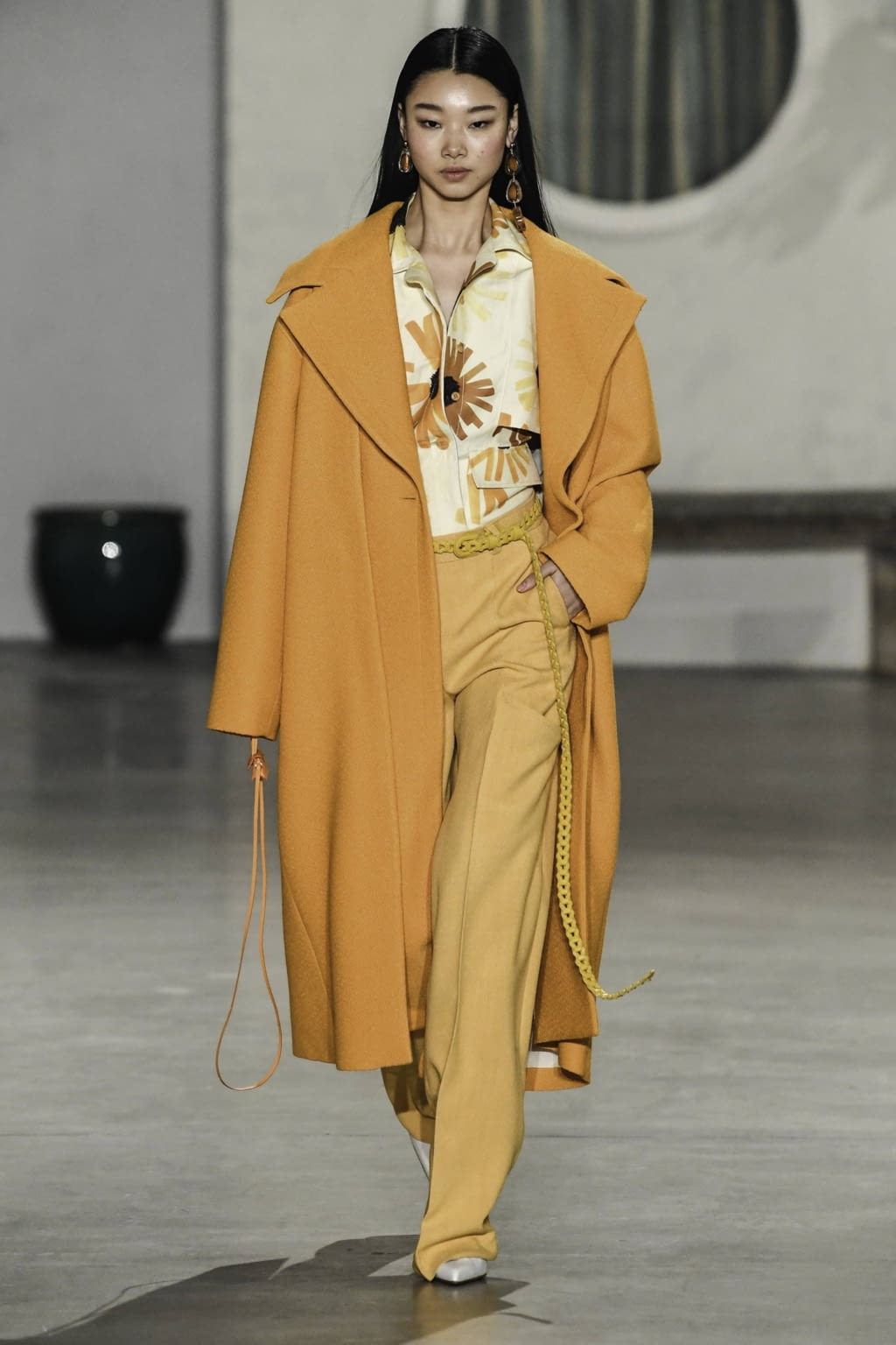 Fashion Week Paris Fall/Winter 2019 look 31 from the Jacquemus collection 女装