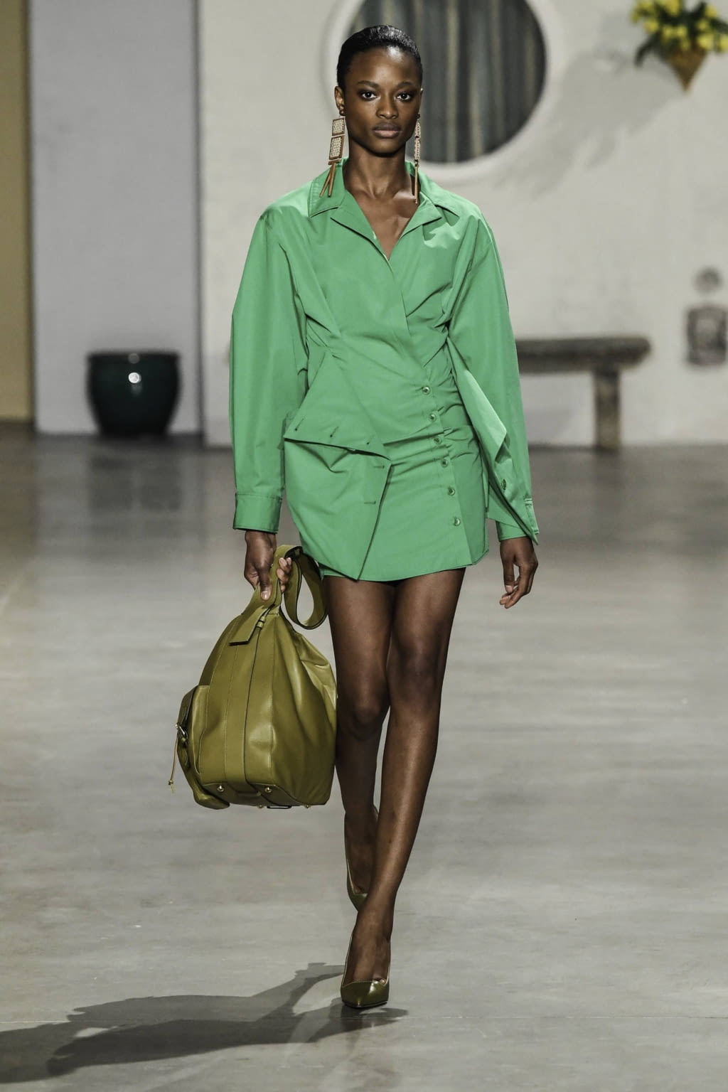 Fashion Week Paris Fall/Winter 2019 look 37 from the Jacquemus collection womenswear