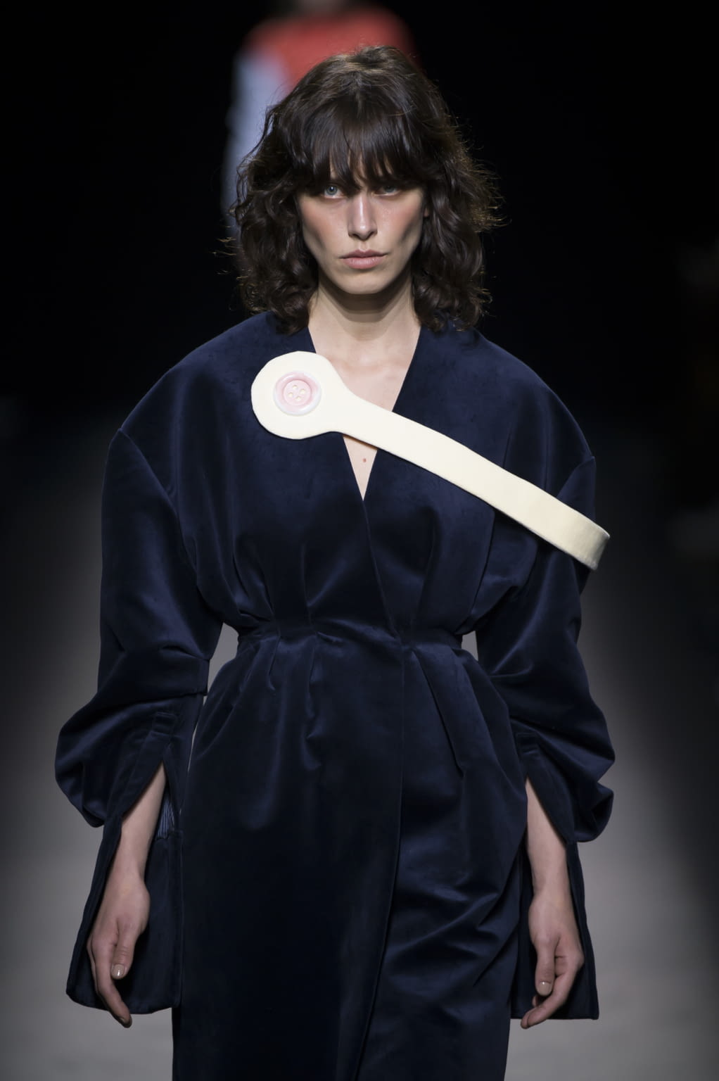 Fashion Week Paris Fall/Winter 2016 look 15 de la collection Jacquemus womenswear