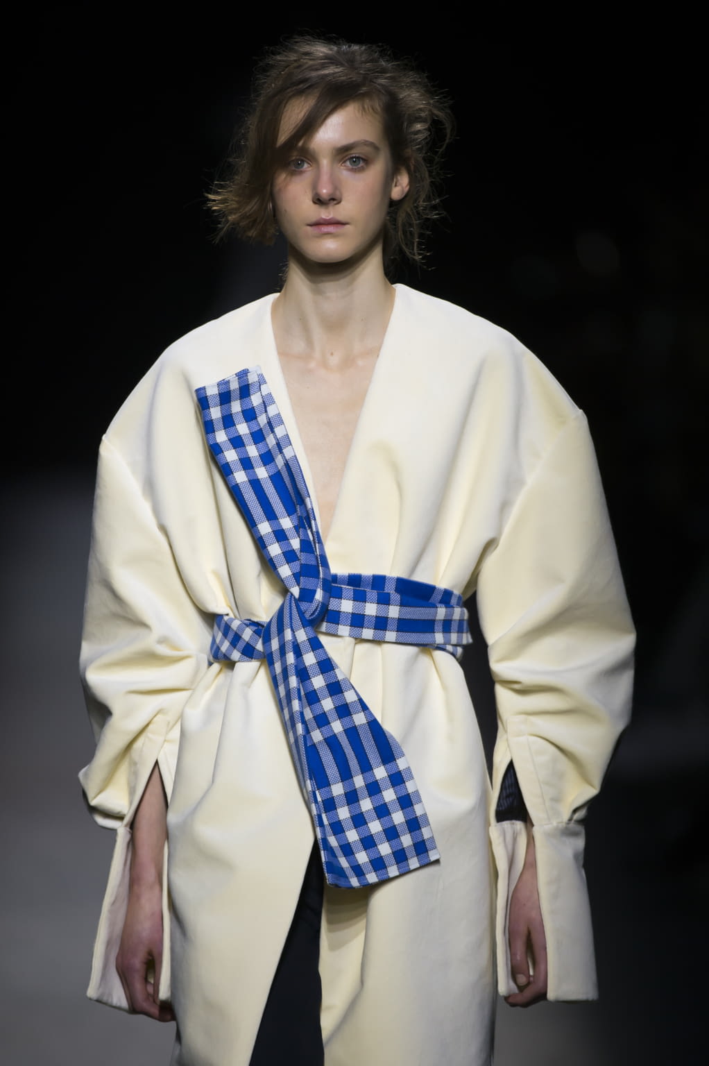 Fashion Week Paris Fall/Winter 2016 look 17 from the Jacquemus collection womenswear