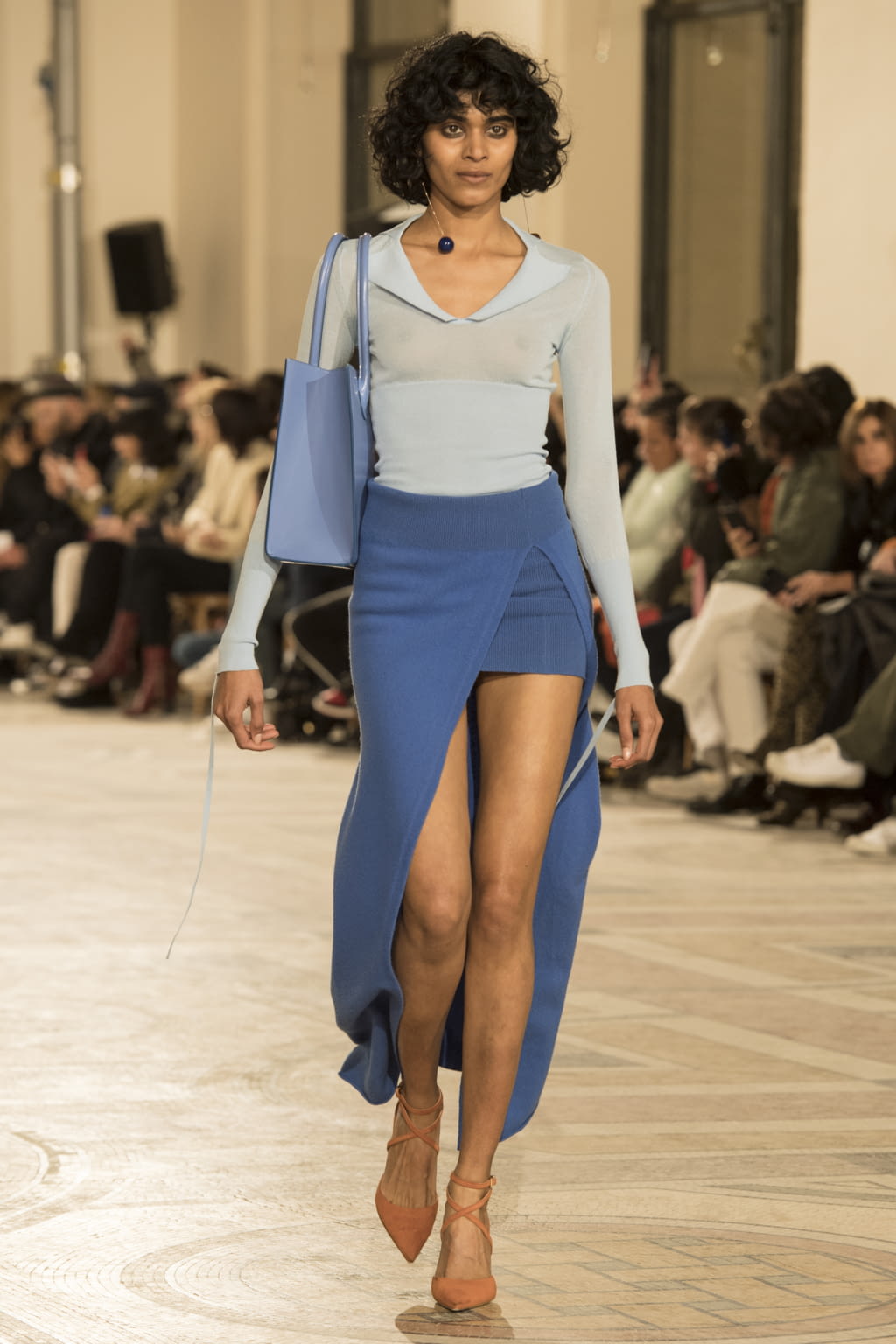 Fashion Week Paris Fall/Winter 2018 look 41 de la collection Jacquemus womenswear