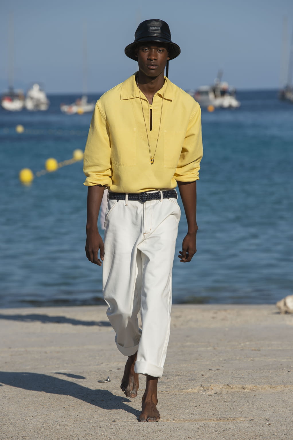 Fashion Week Paris Spring/Summer 2019 look 4 from the Jacquemus collection menswear
