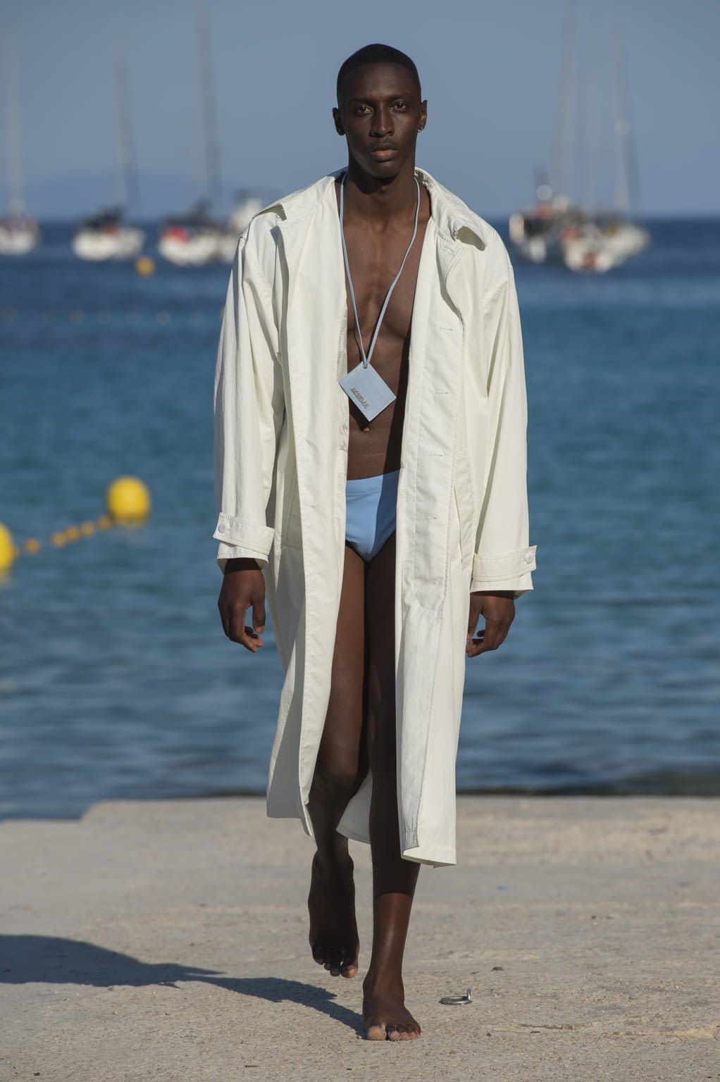 Fashion Week Paris Spring/Summer 2019 look 15 from the Jacquemus collection 男装