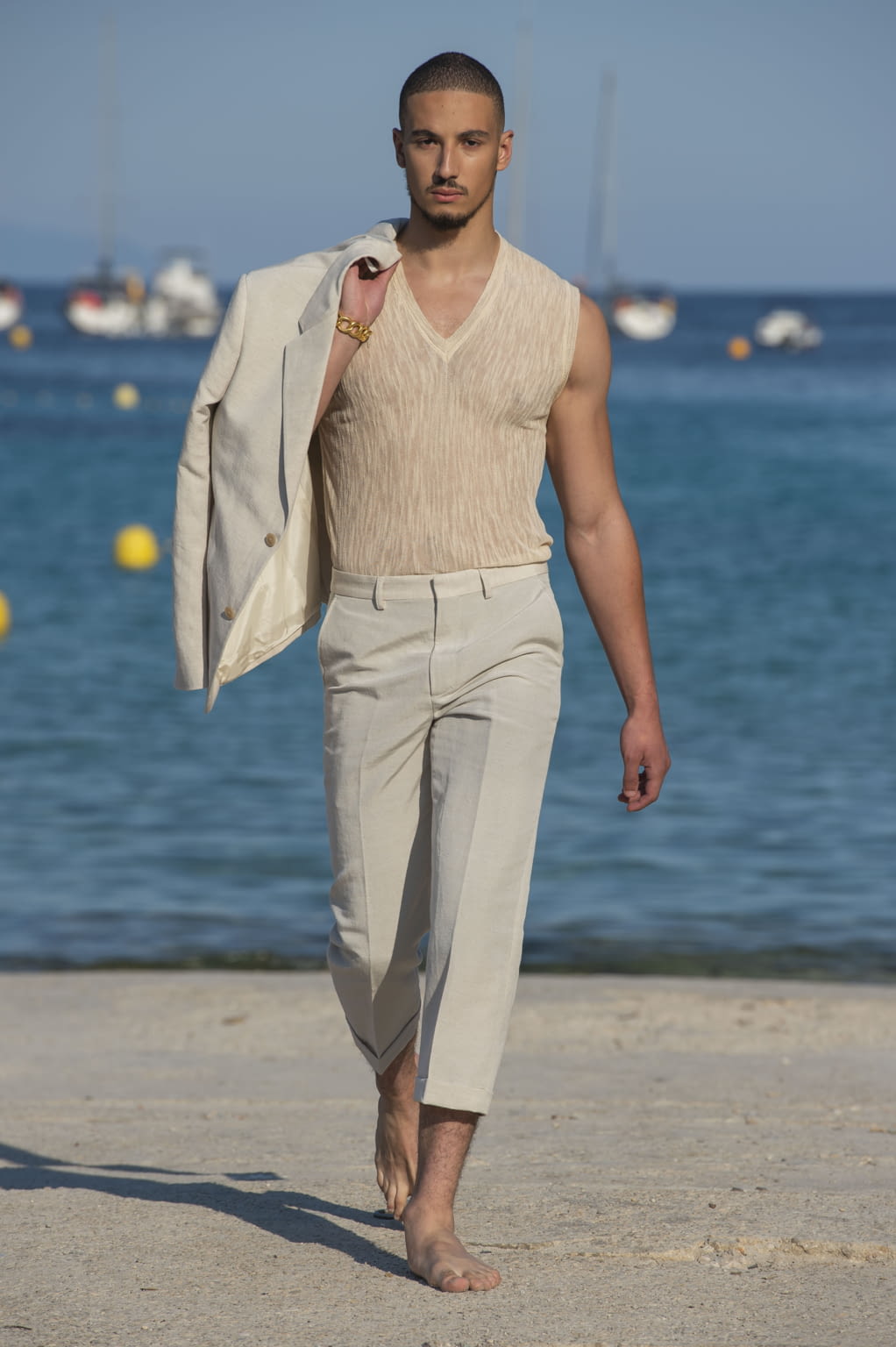 Fashion Week Paris Spring/Summer 2019 look 21 from the Jacquemus collection menswear