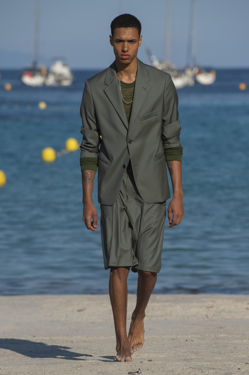 Fashion Week Paris Spring/Summer 2019 look 24 from the Jacquemus collection menswear