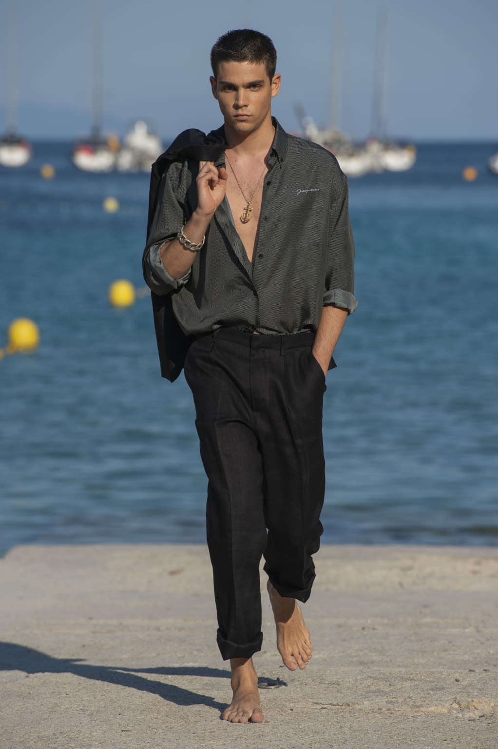 Fashion Week Paris Spring/Summer 2019 look 25 from the Jacquemus collection 男装