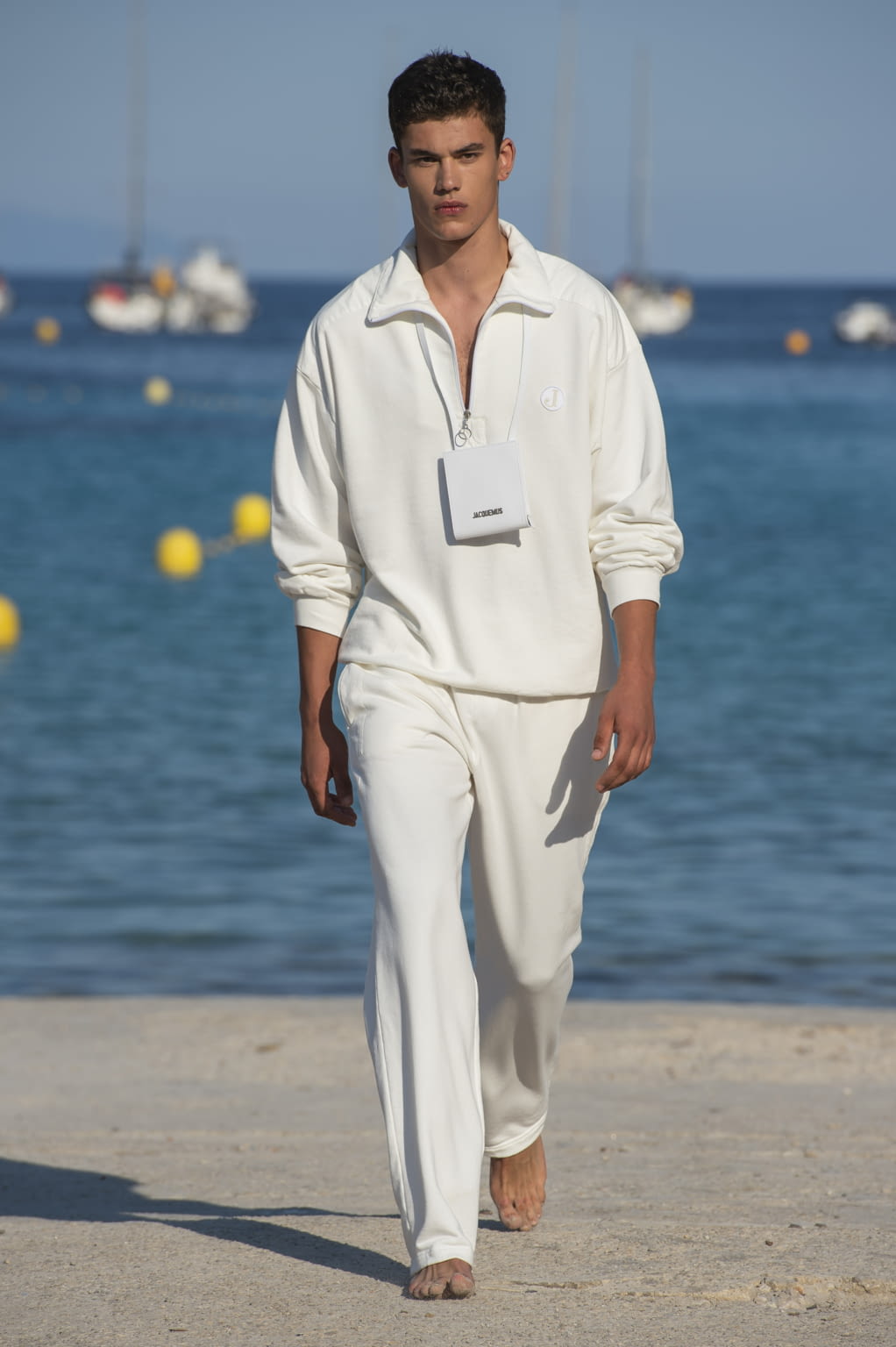 Fashion Week Paris Spring/Summer 2019 look 26 from the Jacquemus collection menswear